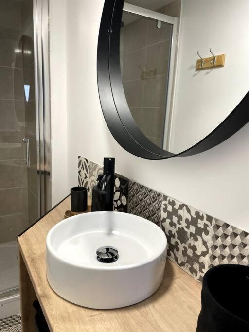 Bel Appartement Sur Cour Plein Centre Ville Et Parking Moulins  Dış mekan fotoğraf