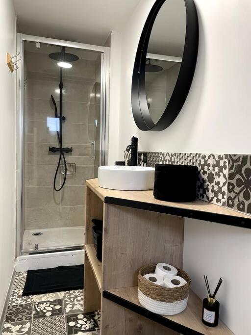 Bel Appartement Sur Cour Plein Centre Ville Et Parking Moulins  Dış mekan fotoğraf